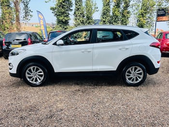 Used Hyundai TUCSON 2017 for sale - 79684881: Photo