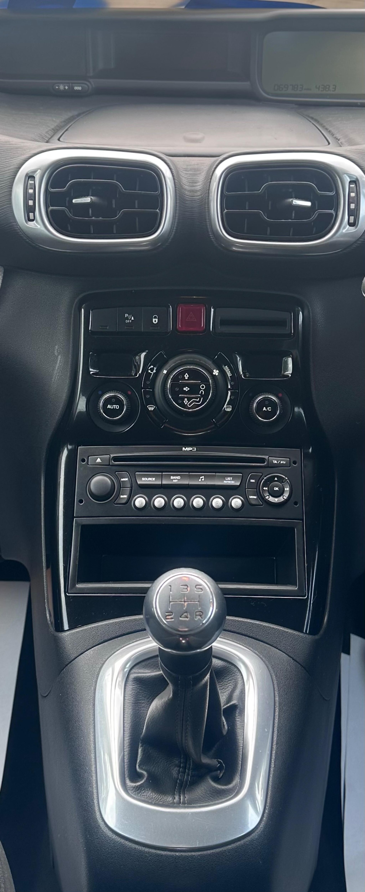 Used Citroen C3 Picasso 2009 for sale - 77633228: Photo 18