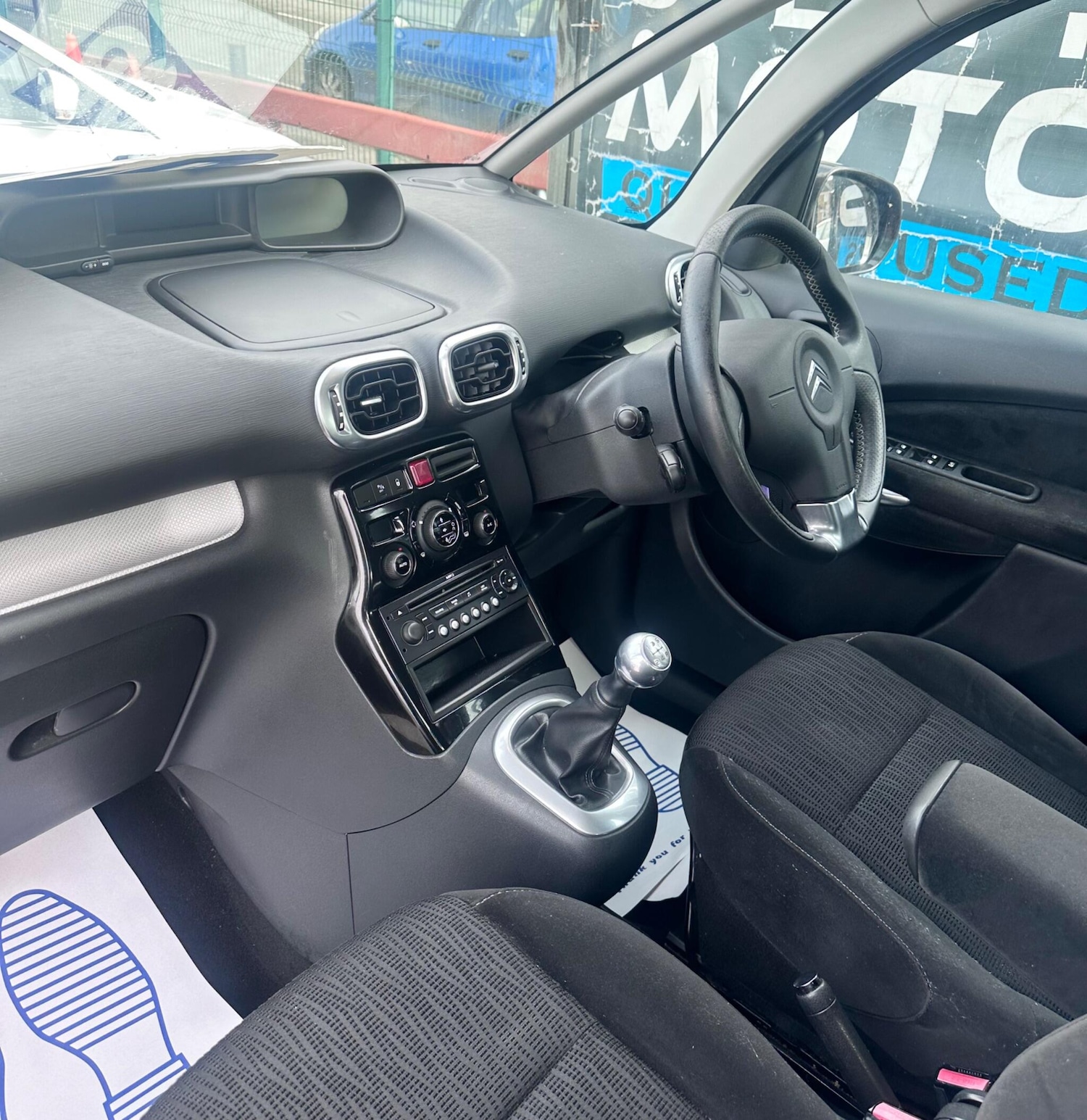 Used Citroen C3 Picasso 2009 for sale - 77633228: Photo 27