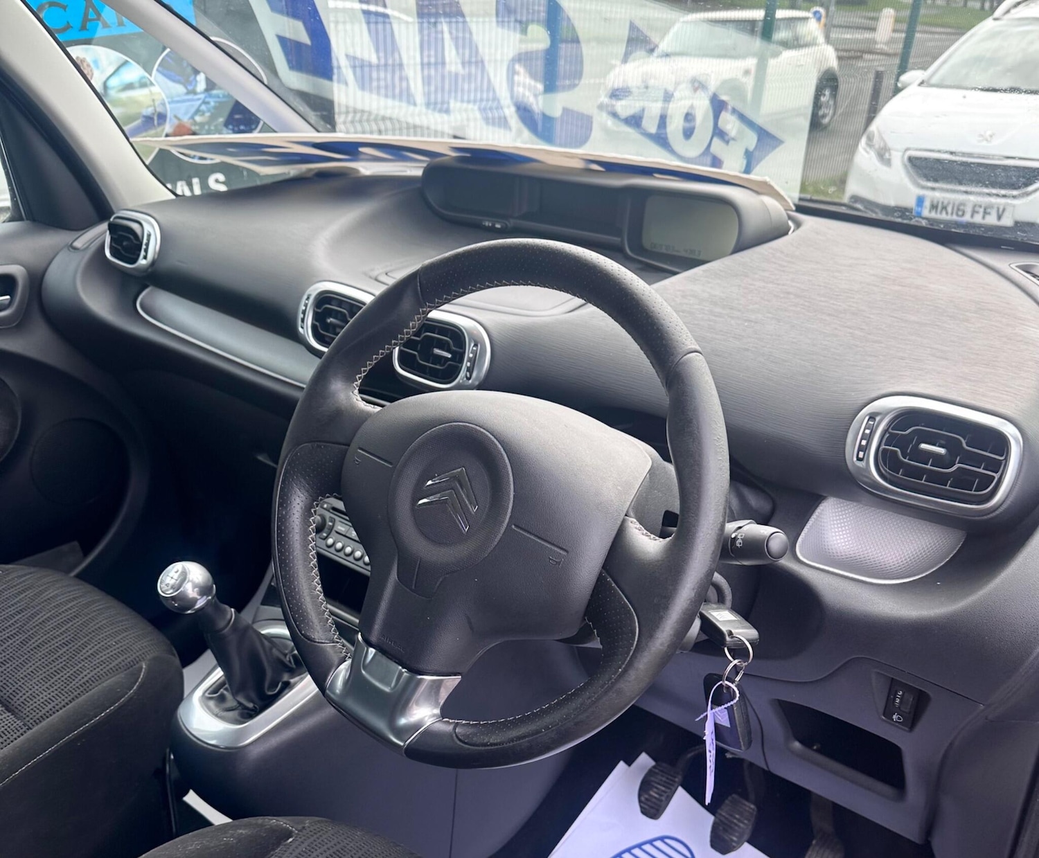 Used Citroen C3 Picasso 2009 for sale - 77633228: Photo 28