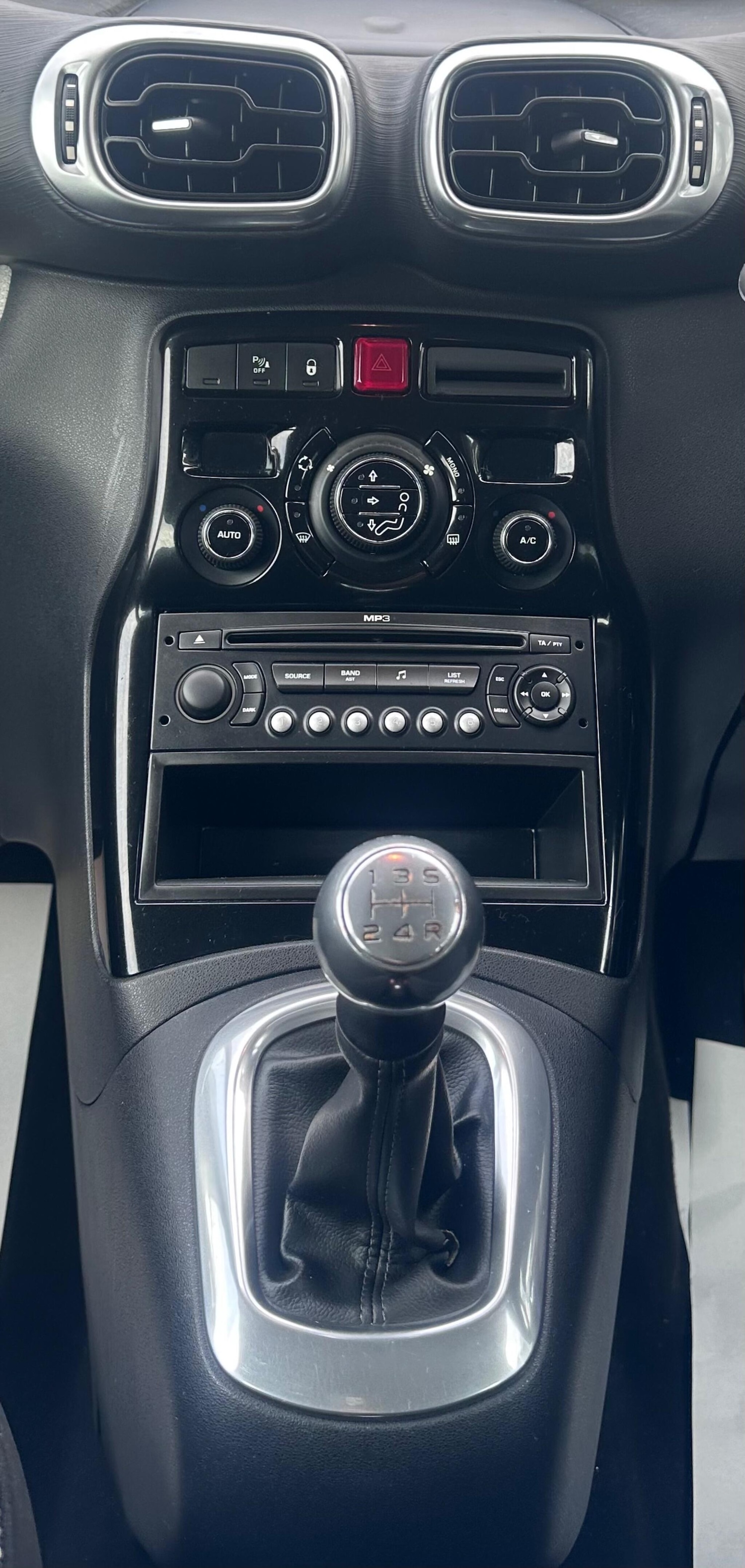 Used Citroen C3 Picasso 2009 for sale - 77633228: Photo 33