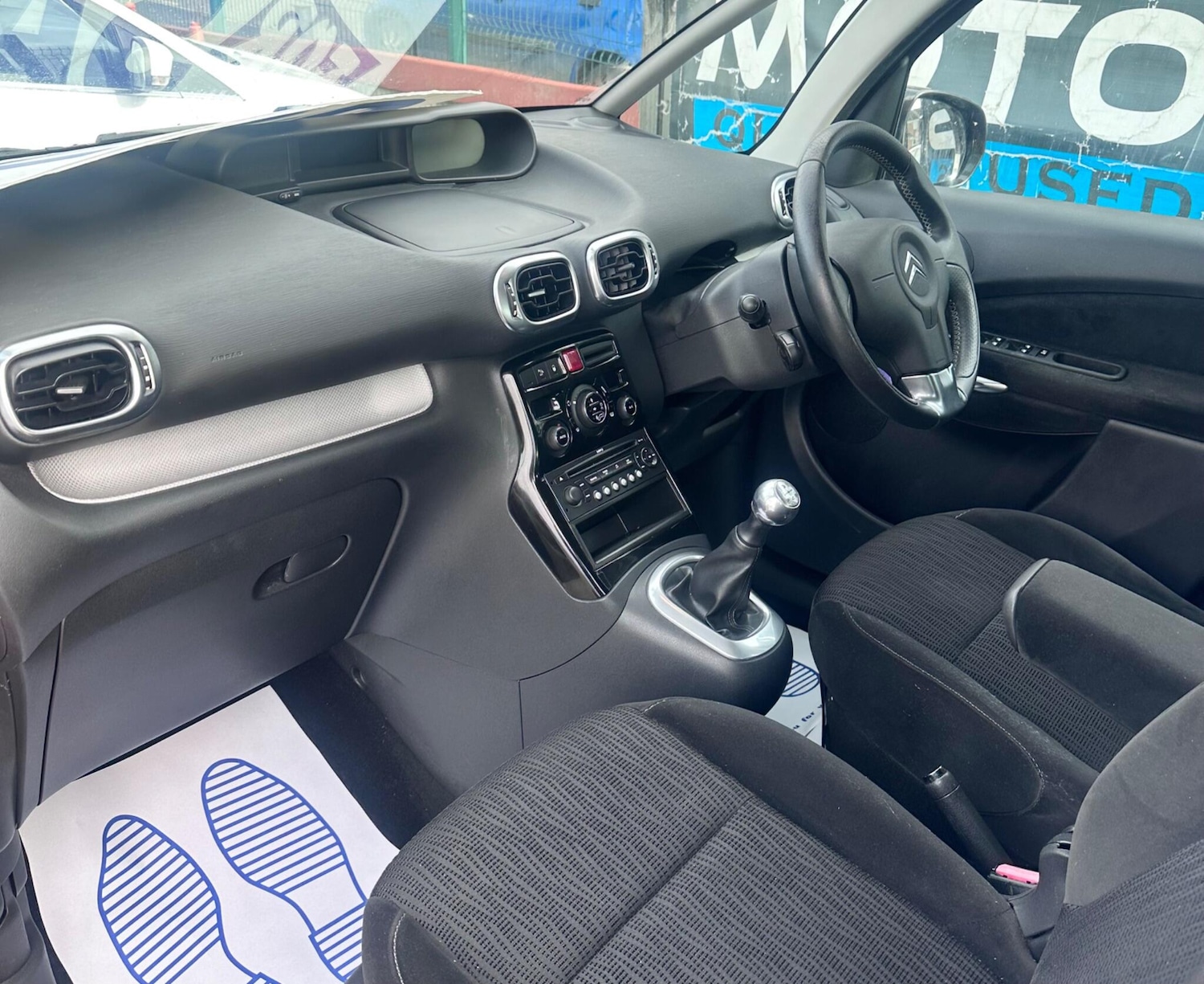 Used Citroen C3 Picasso 2009 for sale - 77633228: Photo 35