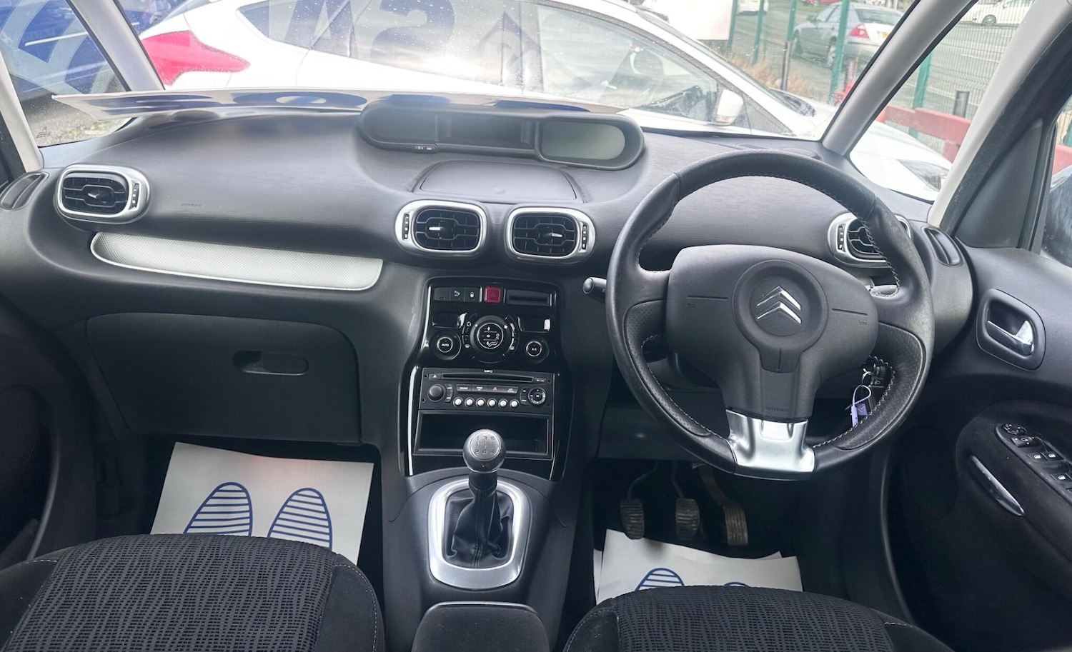 Used Citroen C3 Picasso 2009 for sale - 77633228: Photo 36