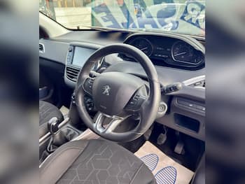 Used Peugeot 2008 2016 for sale - 79836547: Photo
