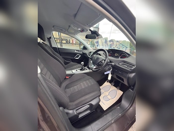 Used Peugeot 308 2015 for sale - 79577344: Photo