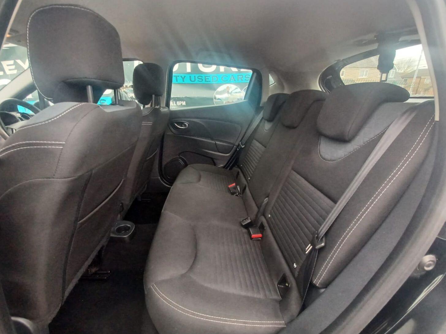 Used Renault Clio 2015 for sale - 76743266: Photo 10