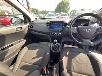 Used Hyundai i10 2017 for sale - 79533278: Photo