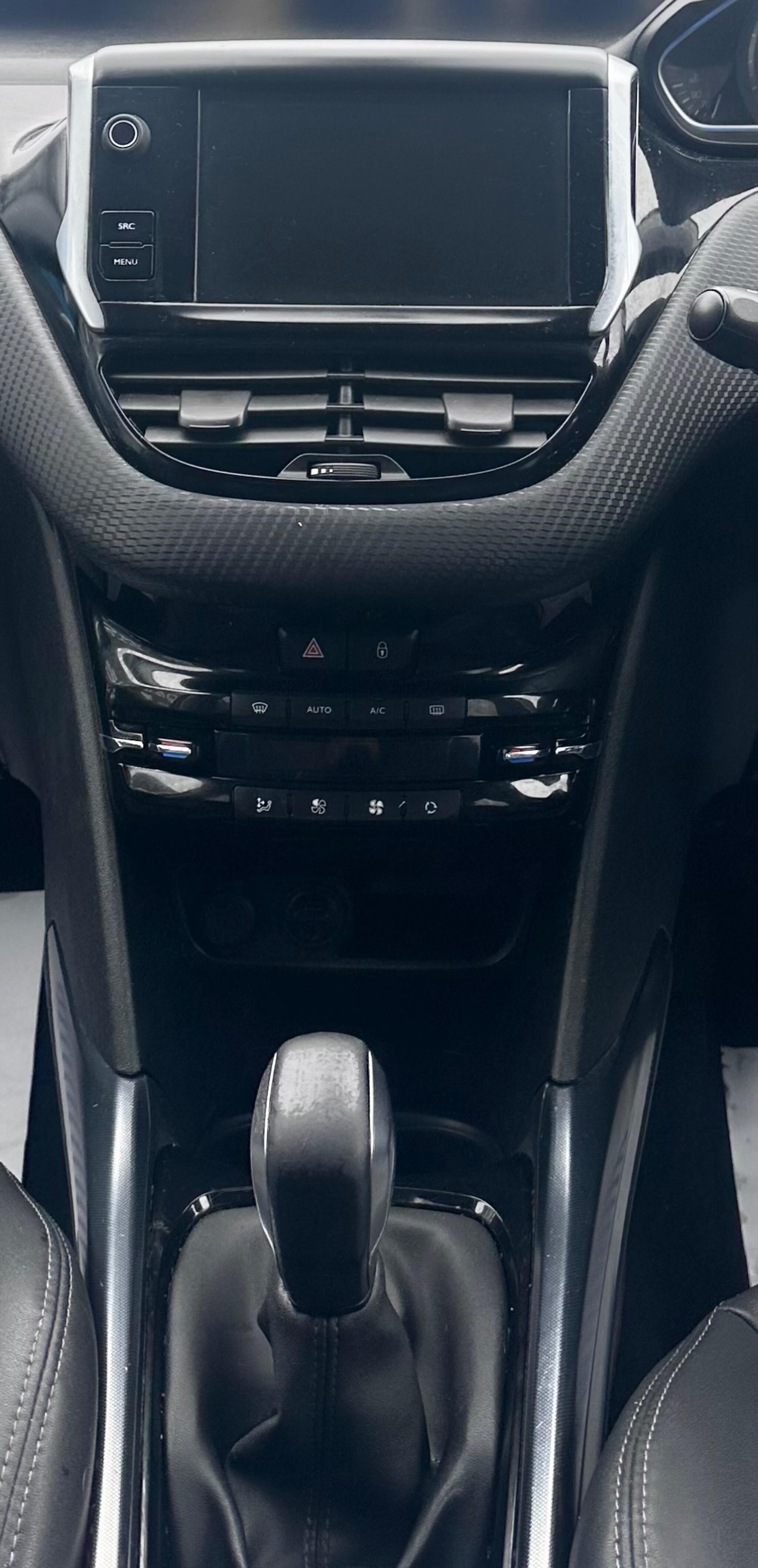 Used Peugeot 2008 2015 for sale - 77549732: Photo 17