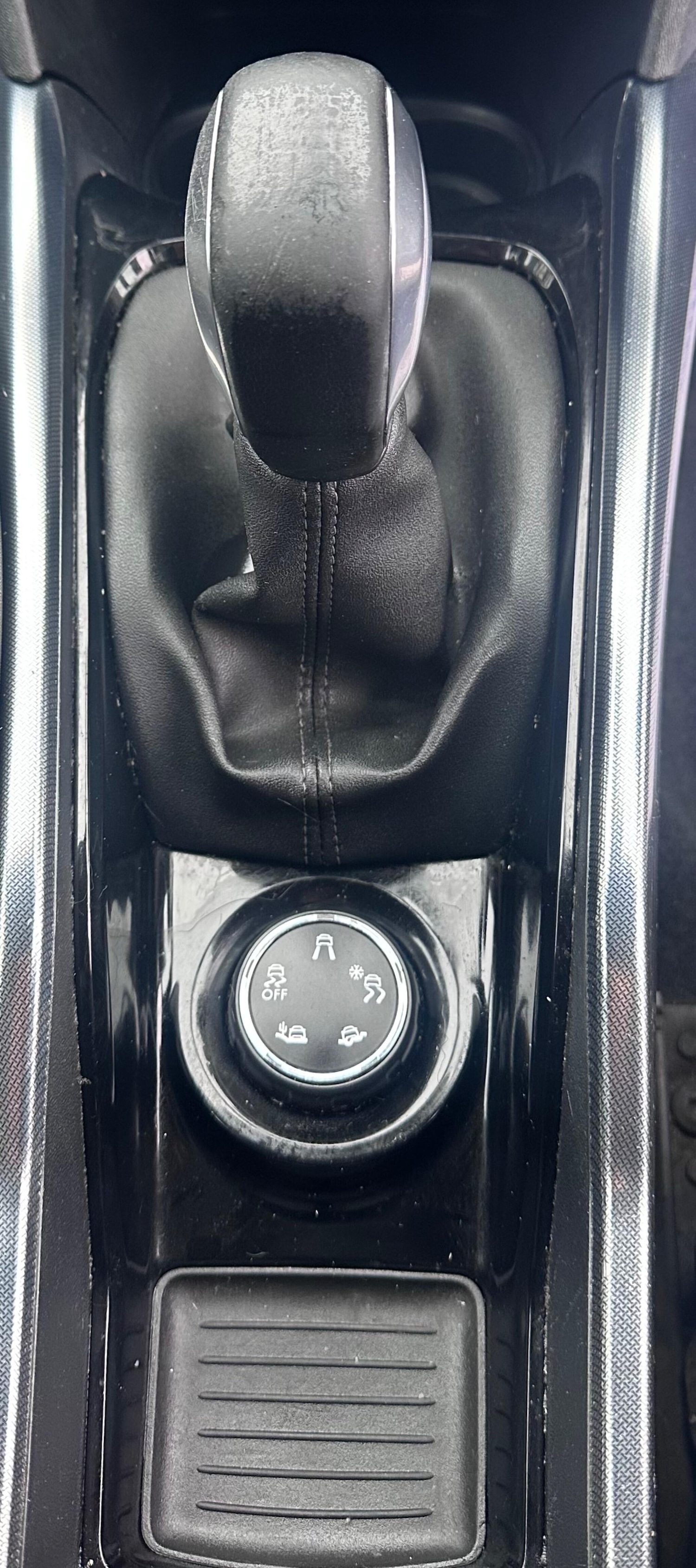 Used Peugeot 2008 2015 for sale - 77549732: Photo 37