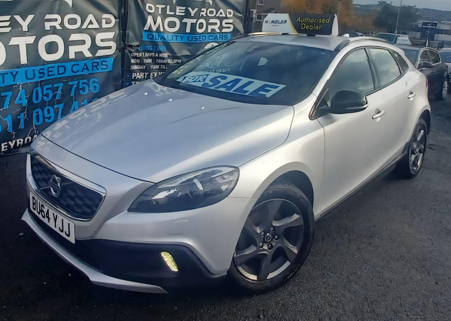 Used Volvo V40 Cross Country 2014 for sale - 76371023: Photo 1