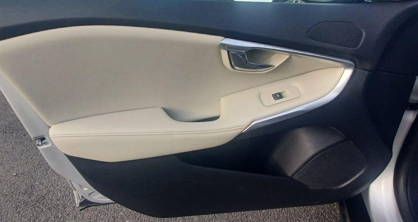 Used Volvo V40 Cross Country 2014 for sale - 76371023: Photo 19