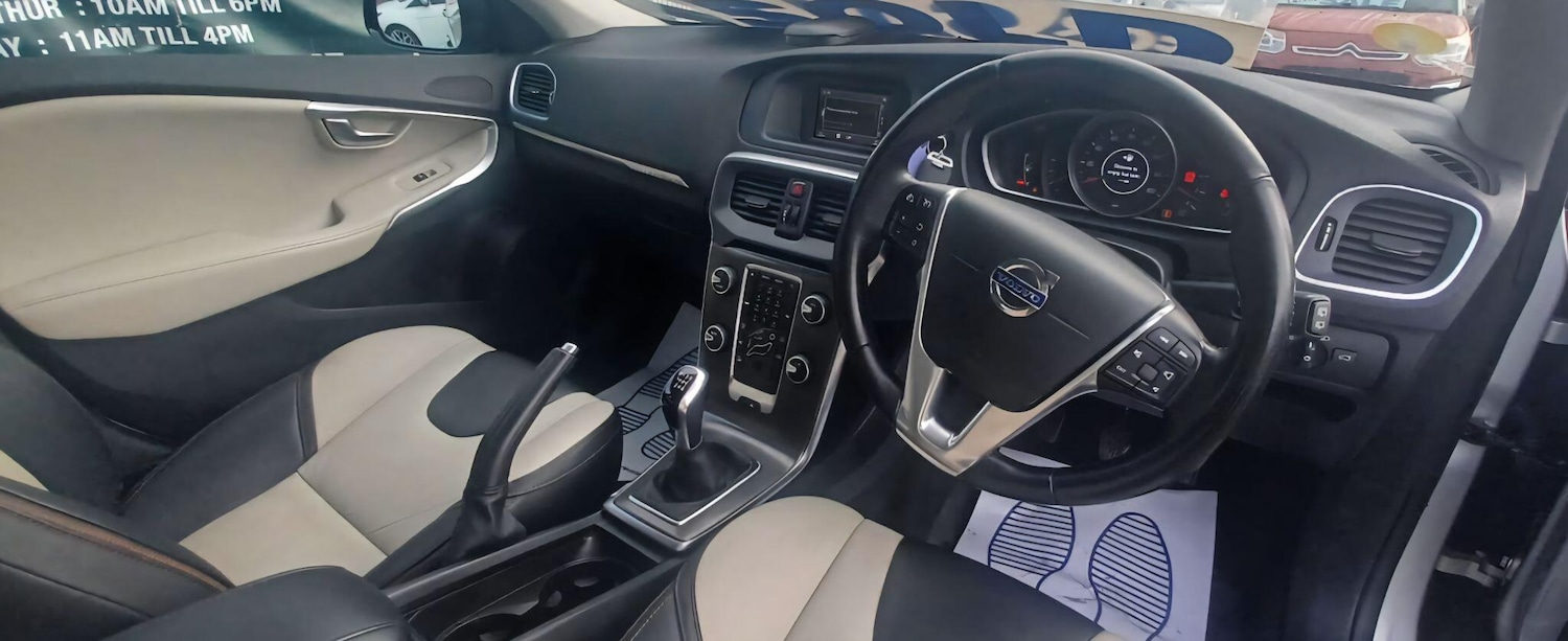 Used Volvo V40 Cross Country 2014 for sale - 76371023: Photo 2