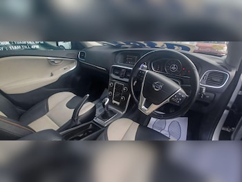 Used Volvo V40 2014 for sale - 76371023: Photo