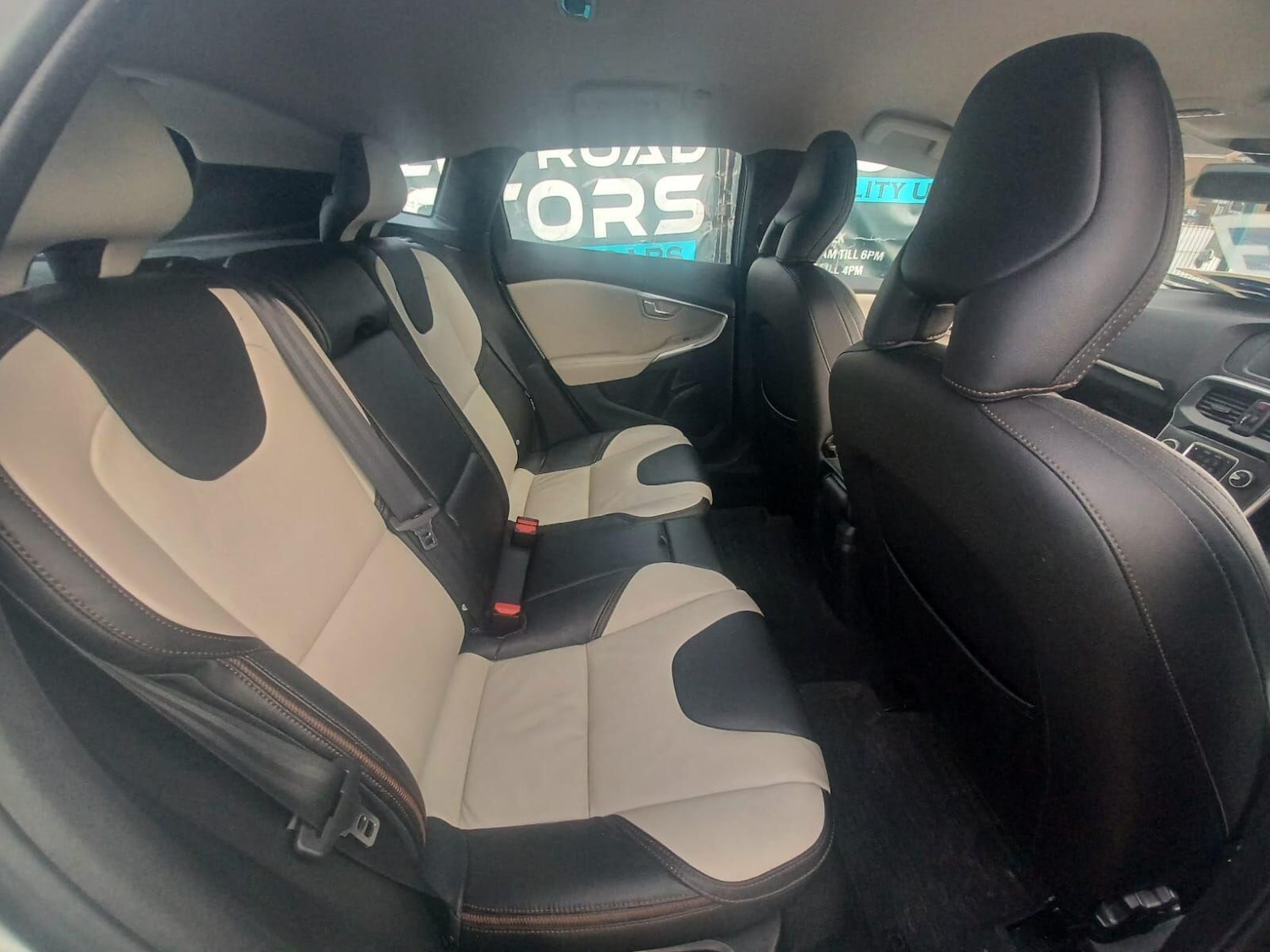 Used Volvo V40 Cross Country 2014 for sale - 76371023: Photo 9