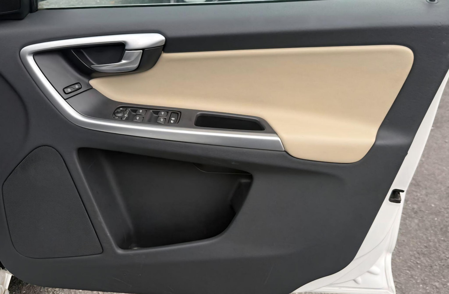 Used Volvo XC60 2011 for sale - 76484426: Photo 10