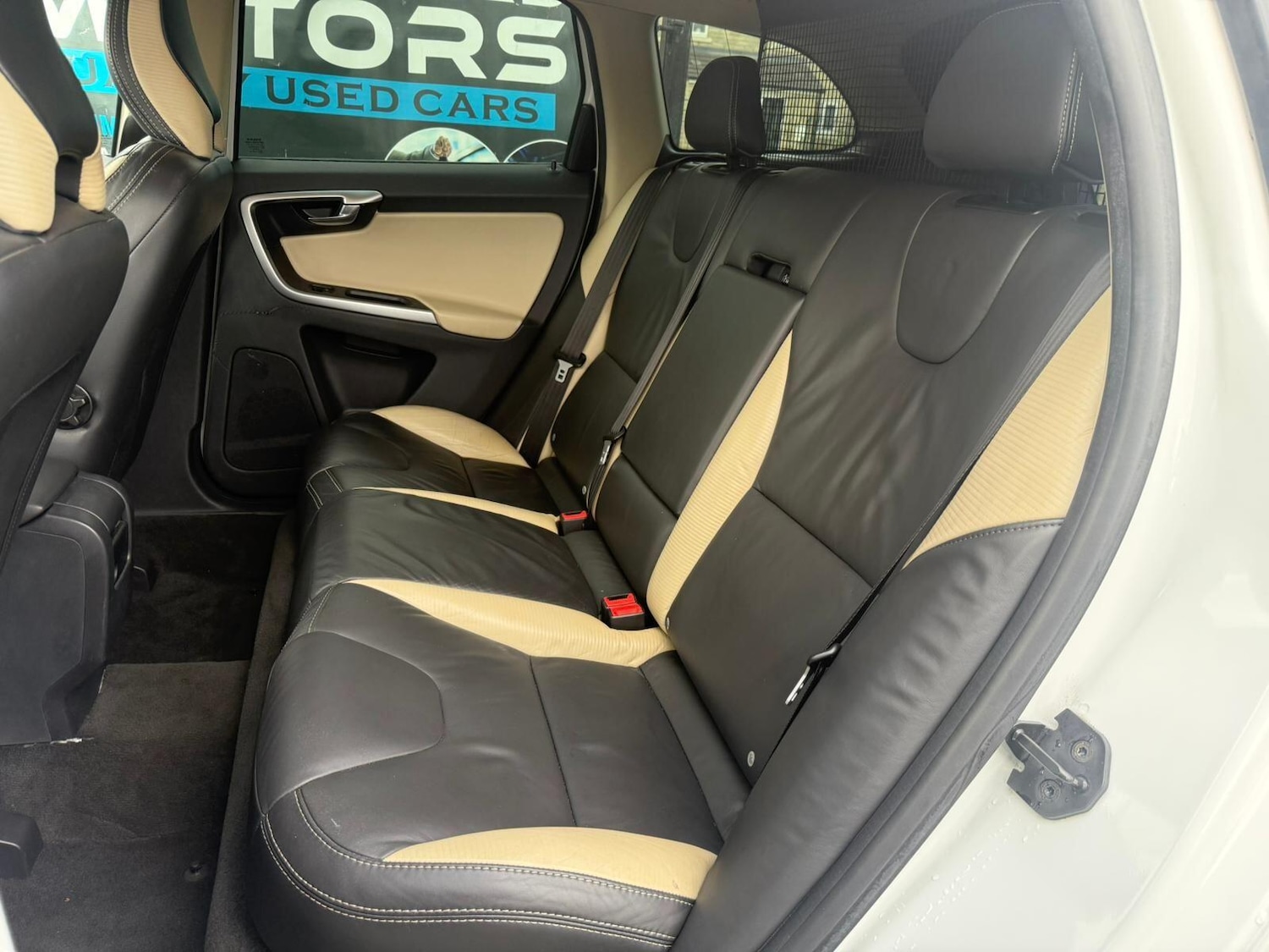 Used Volvo XC60 2011 for sale - 76484426: Photo 11