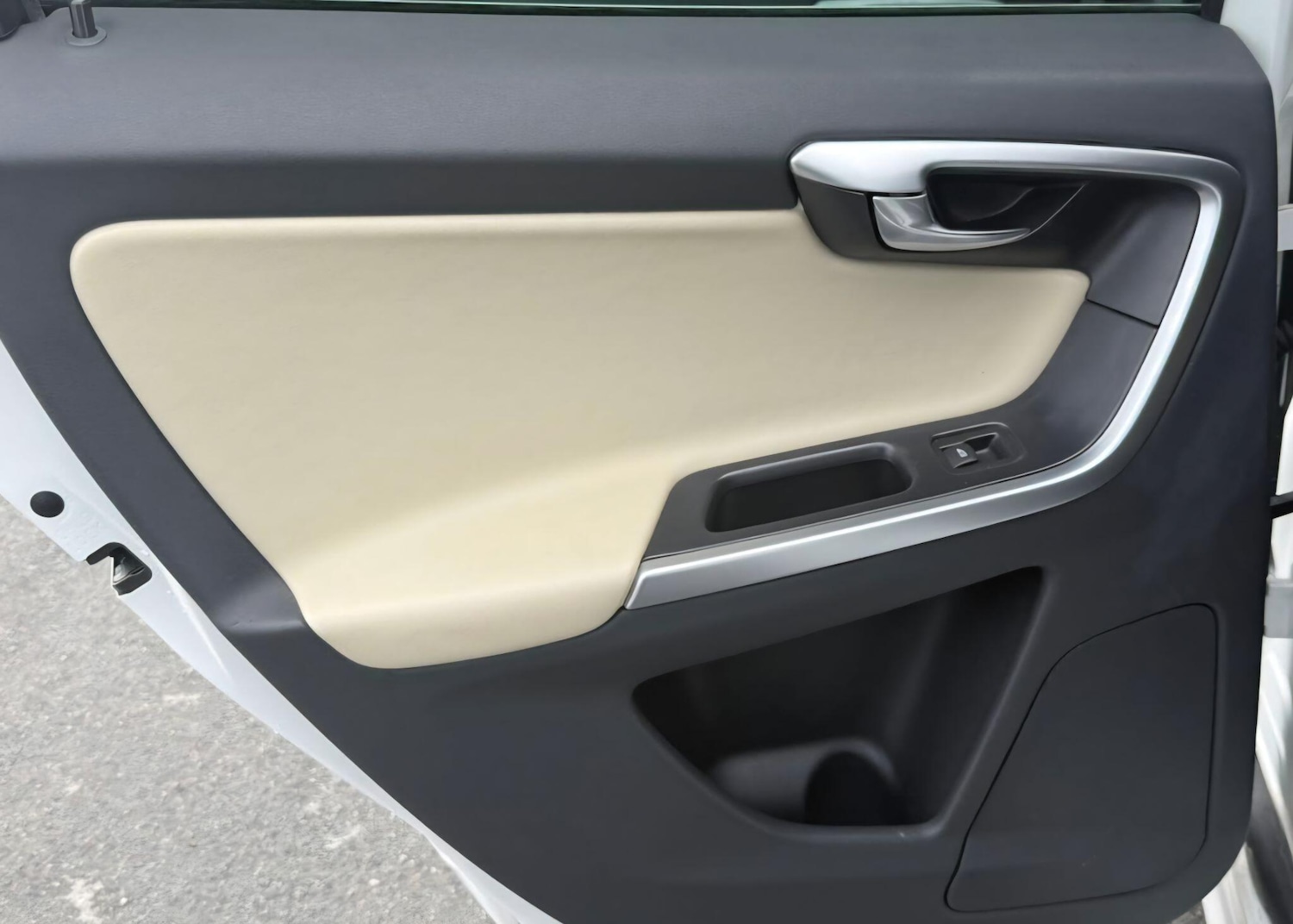 Used Volvo XC60 2011 for sale - 76484426: Photo 15