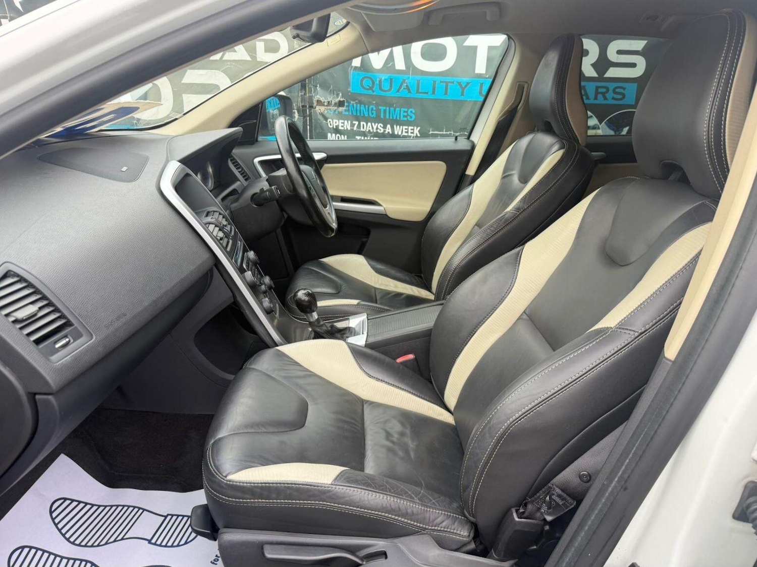 Used Volvo XC60 2011 for sale - 76484426: Photo 8