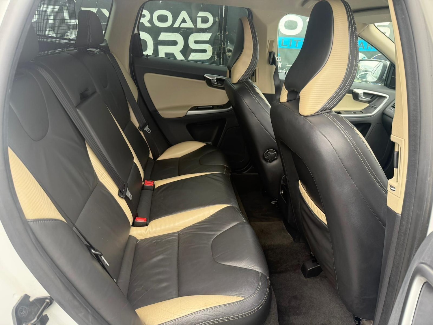 Used Volvo XC60 2011 for sale - 76484426: Photo 9