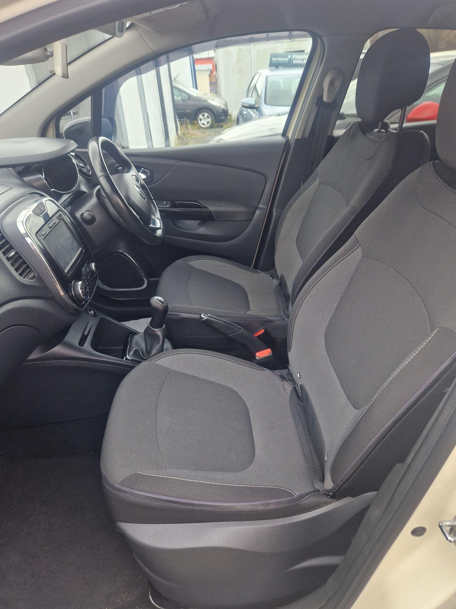 Used Renault Captur 2016 for sale - 76551051: Photo 8