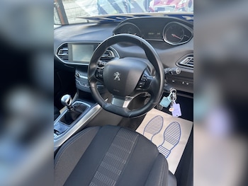 Used Peugeot 308 2017 for sale - 79039020: Photo