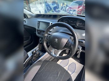 Used Peugeot 2008 2017 for sale - 79039138: Photo