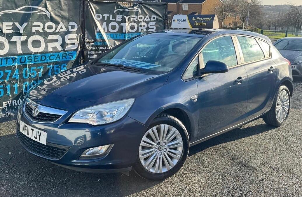 Used Vauxhall Astra 2011 for sale - 76952871: Photo 1