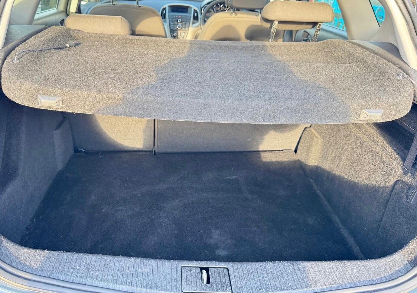 Used Vauxhall Astra 2011 for sale - 76952871: Photo 12