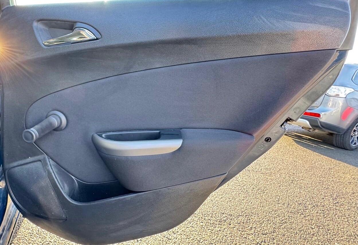 Used Vauxhall Astra 2011 for sale - 76952871: Photo 22