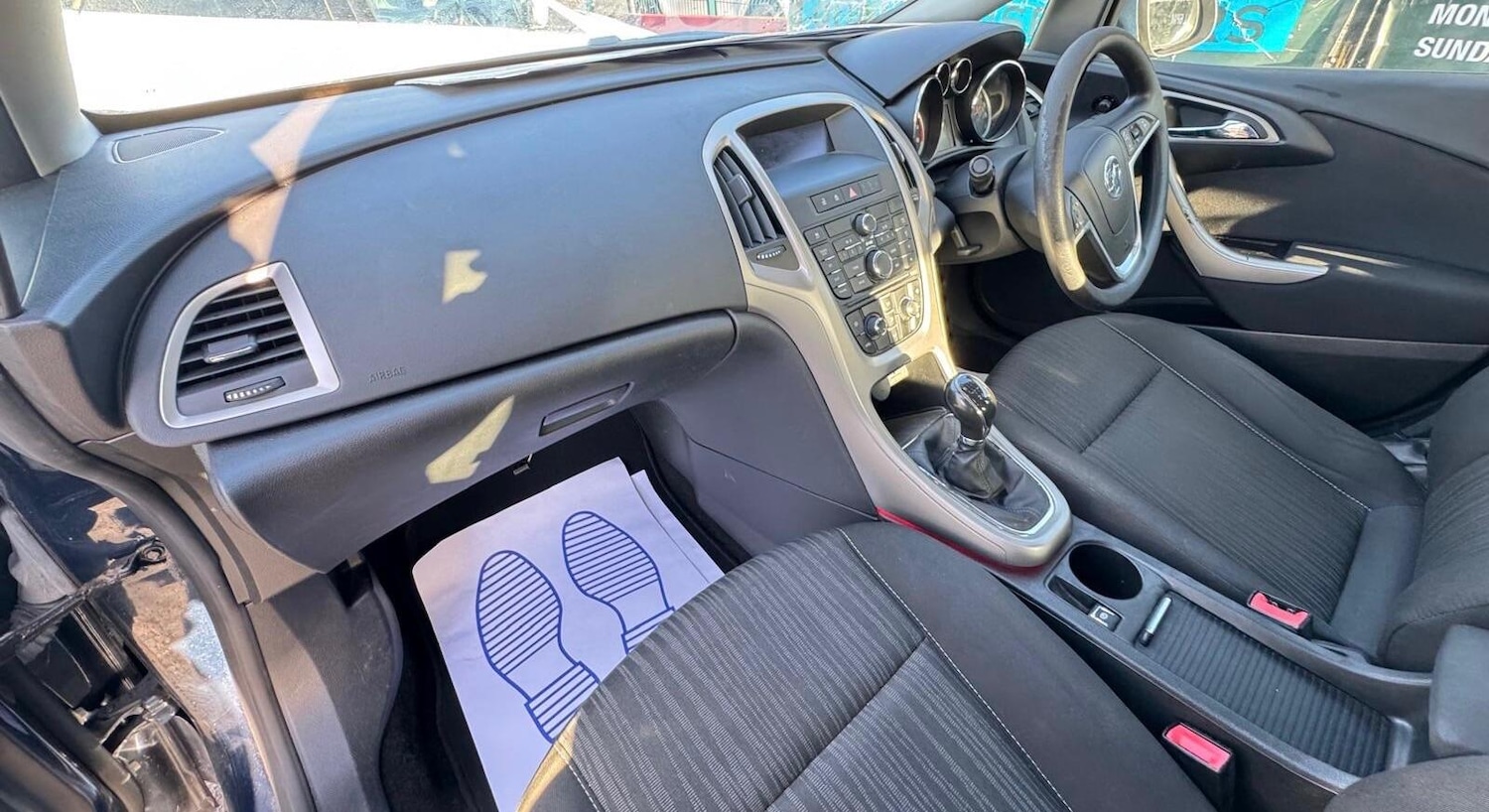 Used Vauxhall Astra 2011 for sale - 76952871: Photo 30