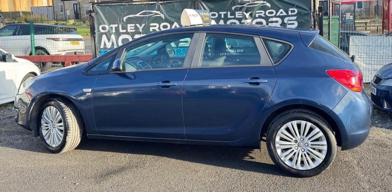 Used Vauxhall Astra 2011 for sale - 76952871: Photo 36