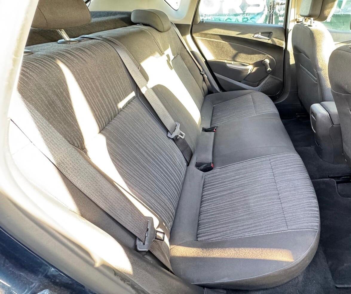 Used Vauxhall Astra 2011 for sale - 76952871: Photo 9