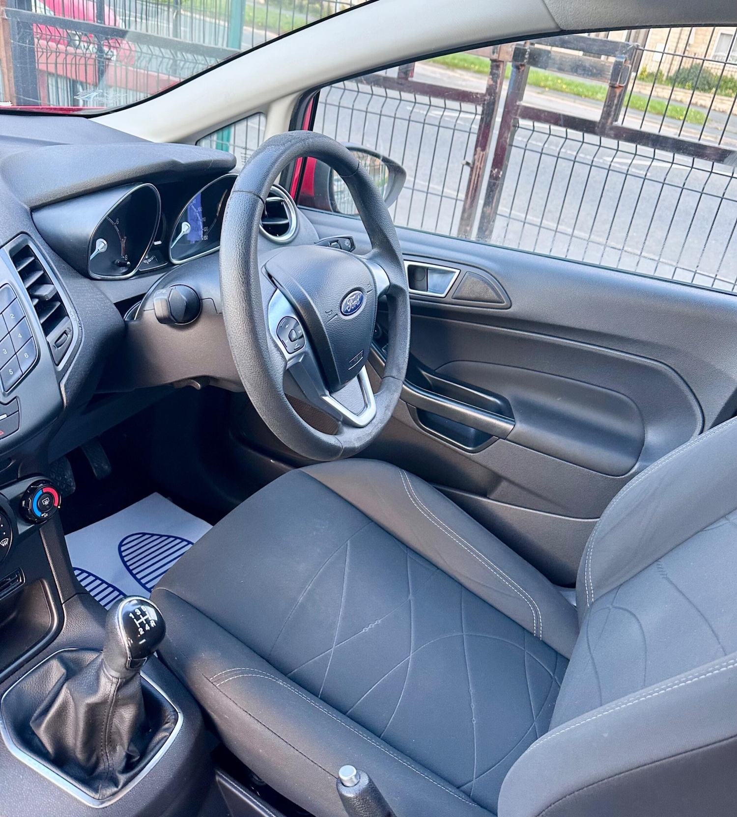 Used Ford Fiesta 2015 for sale - 78204371: Photo 38