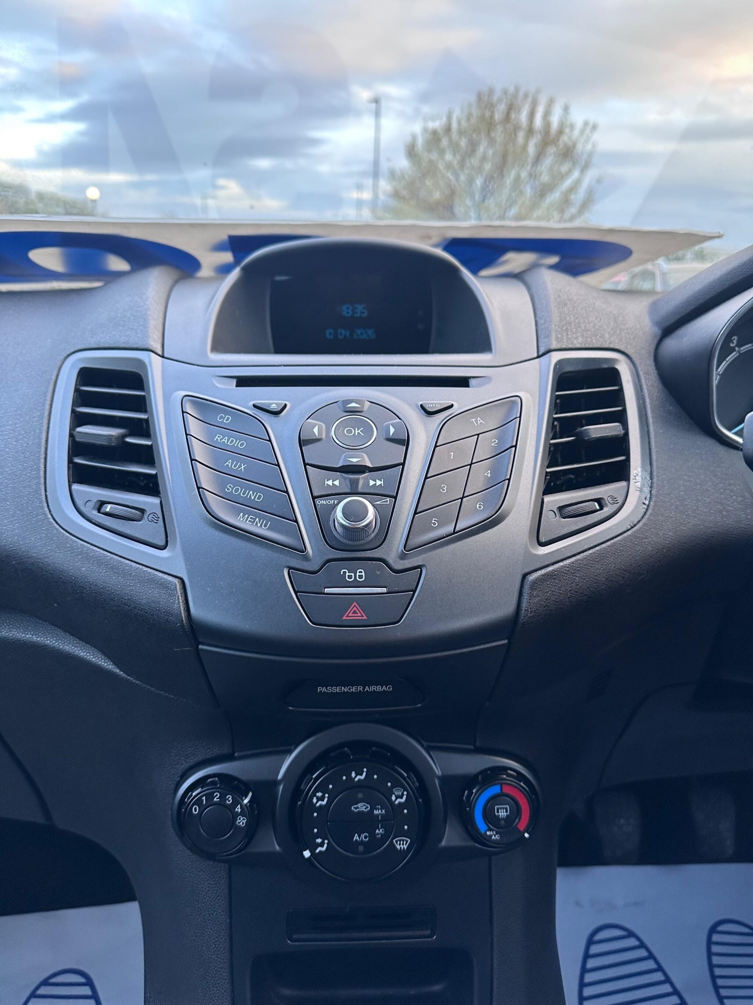 Used Ford Fiesta 2015 for sale - 78204371: Photo 41