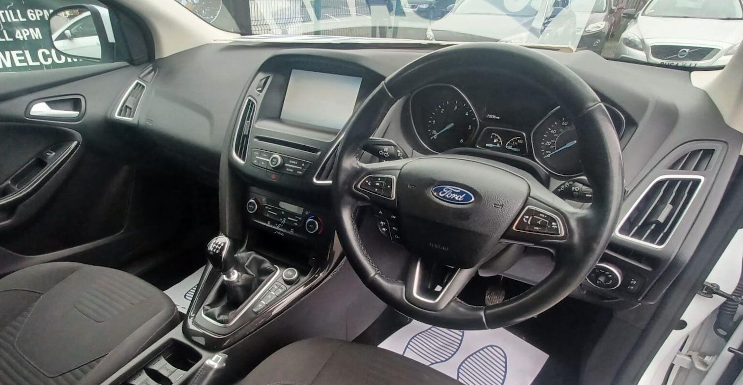 Used Ford Focus 2015 for sale - 76370241: Photo 2