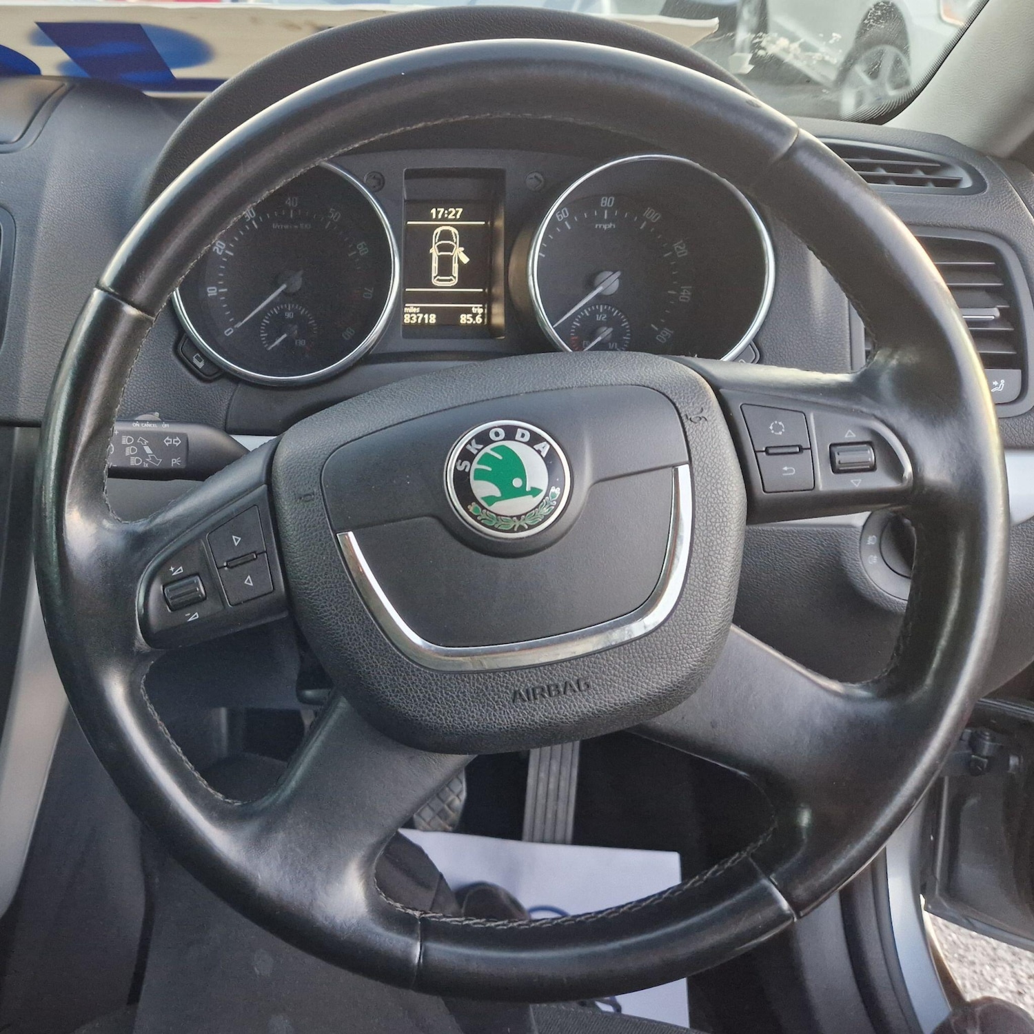 Used Skoda Yeti 2011 for sale - 76425651: Photo 2