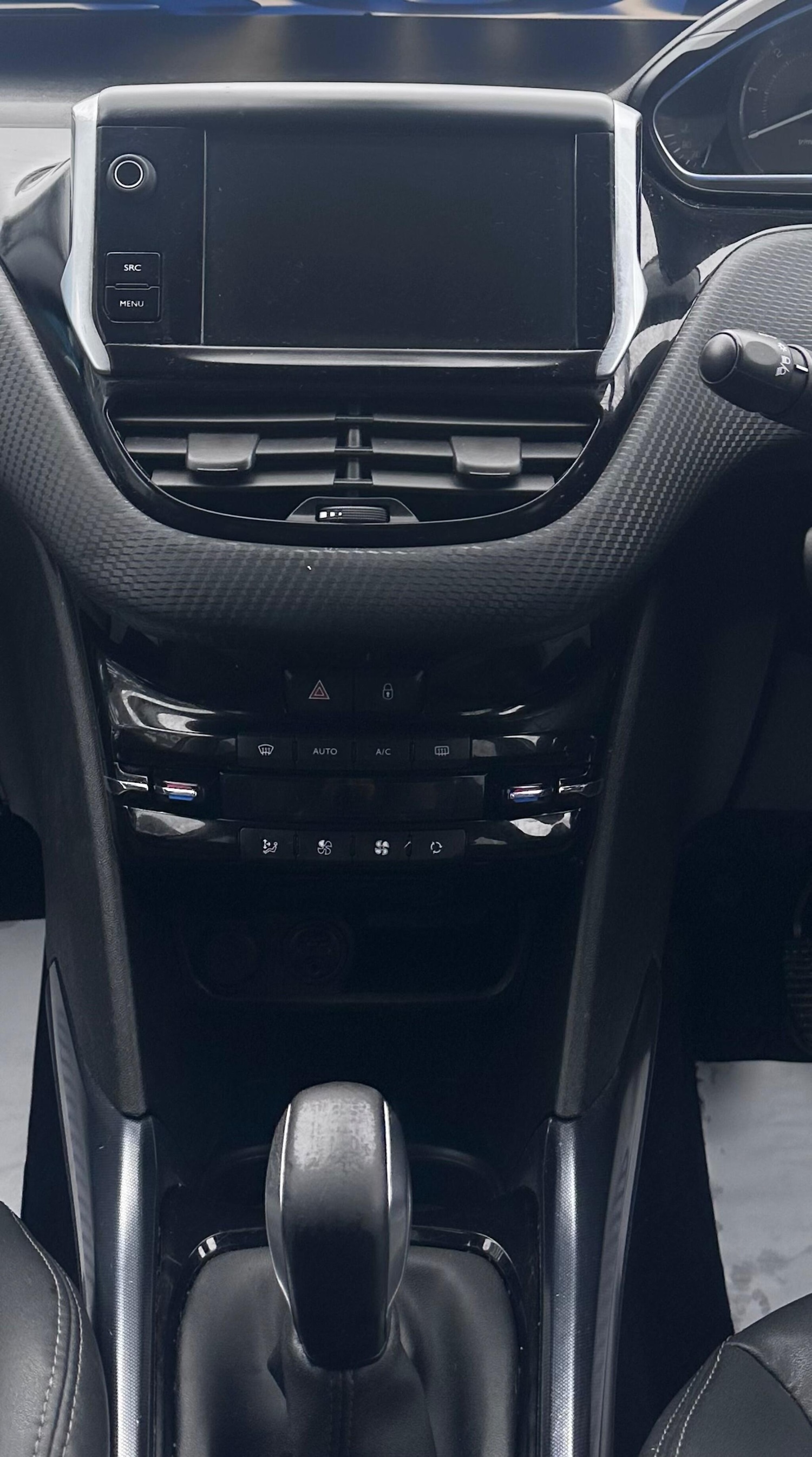 Used Peugeot 2008 2015 for sale - 77993284: Photo 36