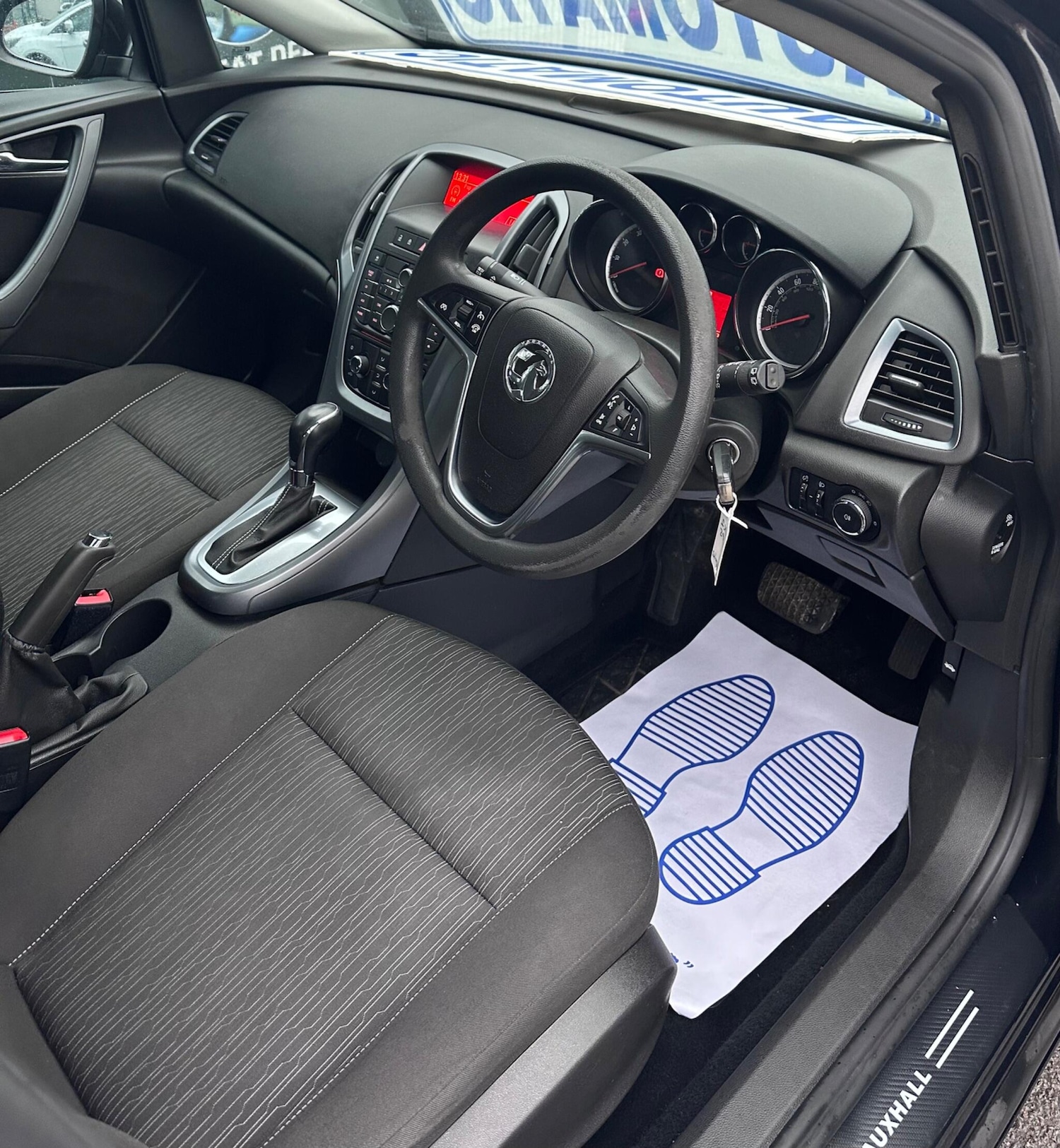 Used Vauxhall Astra 2013 for sale - 77331307: Photo 10