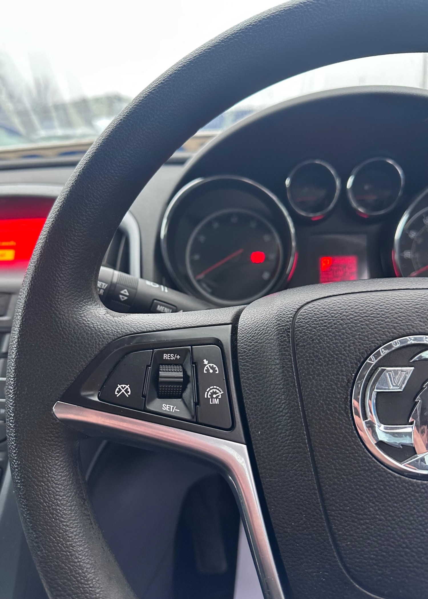 Used Vauxhall Astra 2013 for sale - 77331307: Photo 22