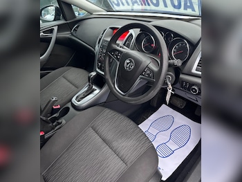 Used Vauxhall Astra 2013 for sale - 77331307: Photo