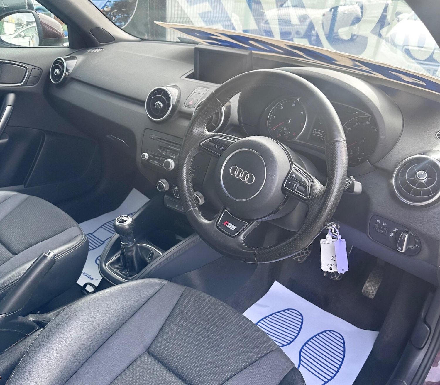 Used Audi A1 2011 for sale - 77633813: Photo 2