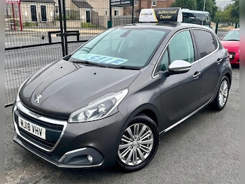 Used Peugeot 208 2018 for sale - 79361390: Photo