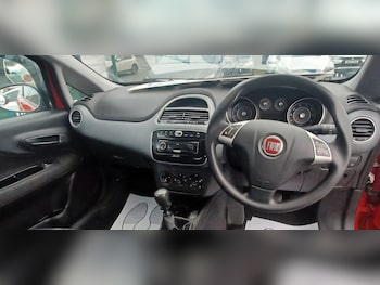 Used Fiat Punto Evo 2010 for sale - 76314544: Photo 2