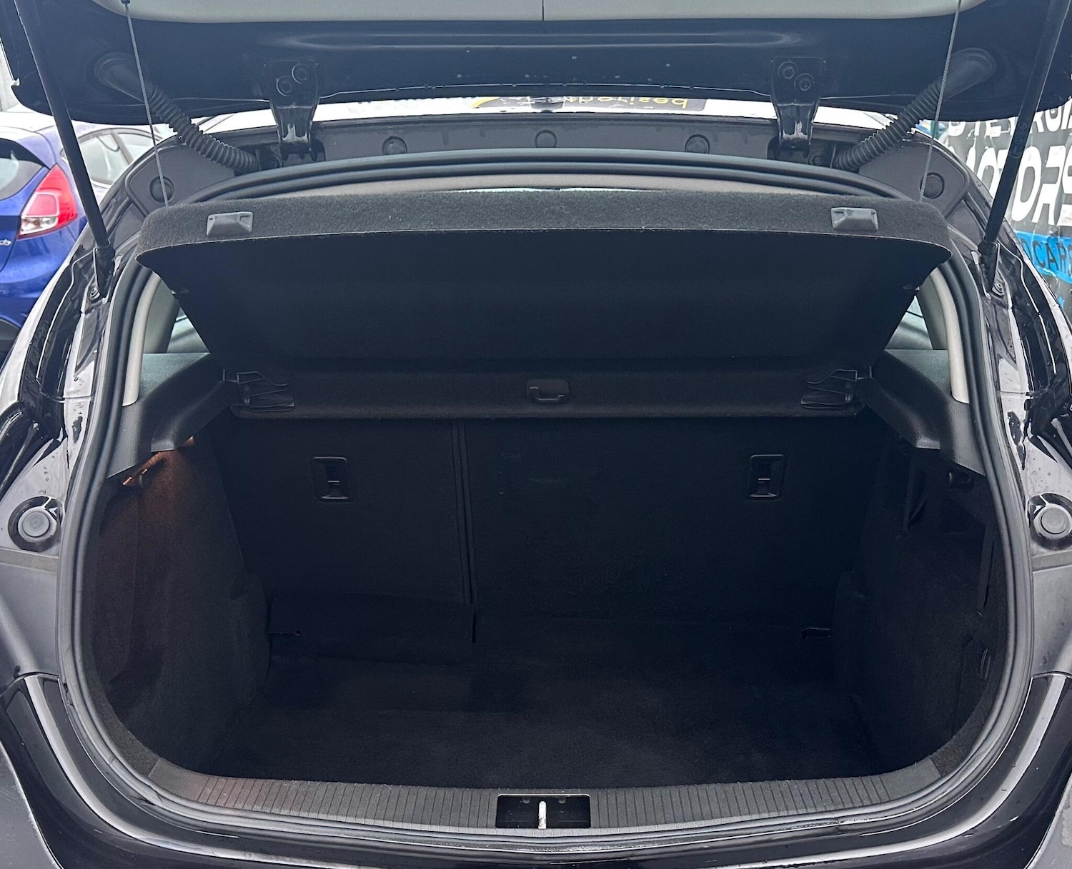 Used Vauxhall Astra 2011 for sale - 77305667: Photo 63