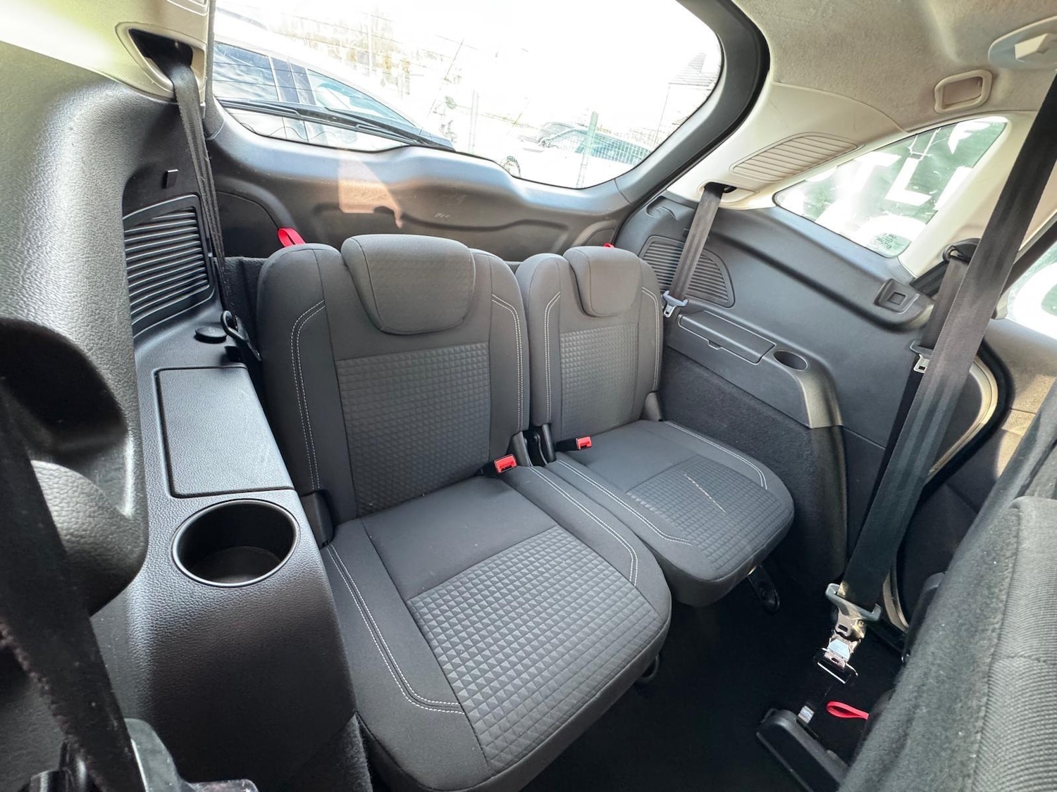 Used Ford Grand C-Max 2016 for sale - 76850527: Photo 28