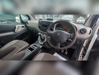 Used Peugeot Partner Tepee 2014 for sale - 76226944: Photo