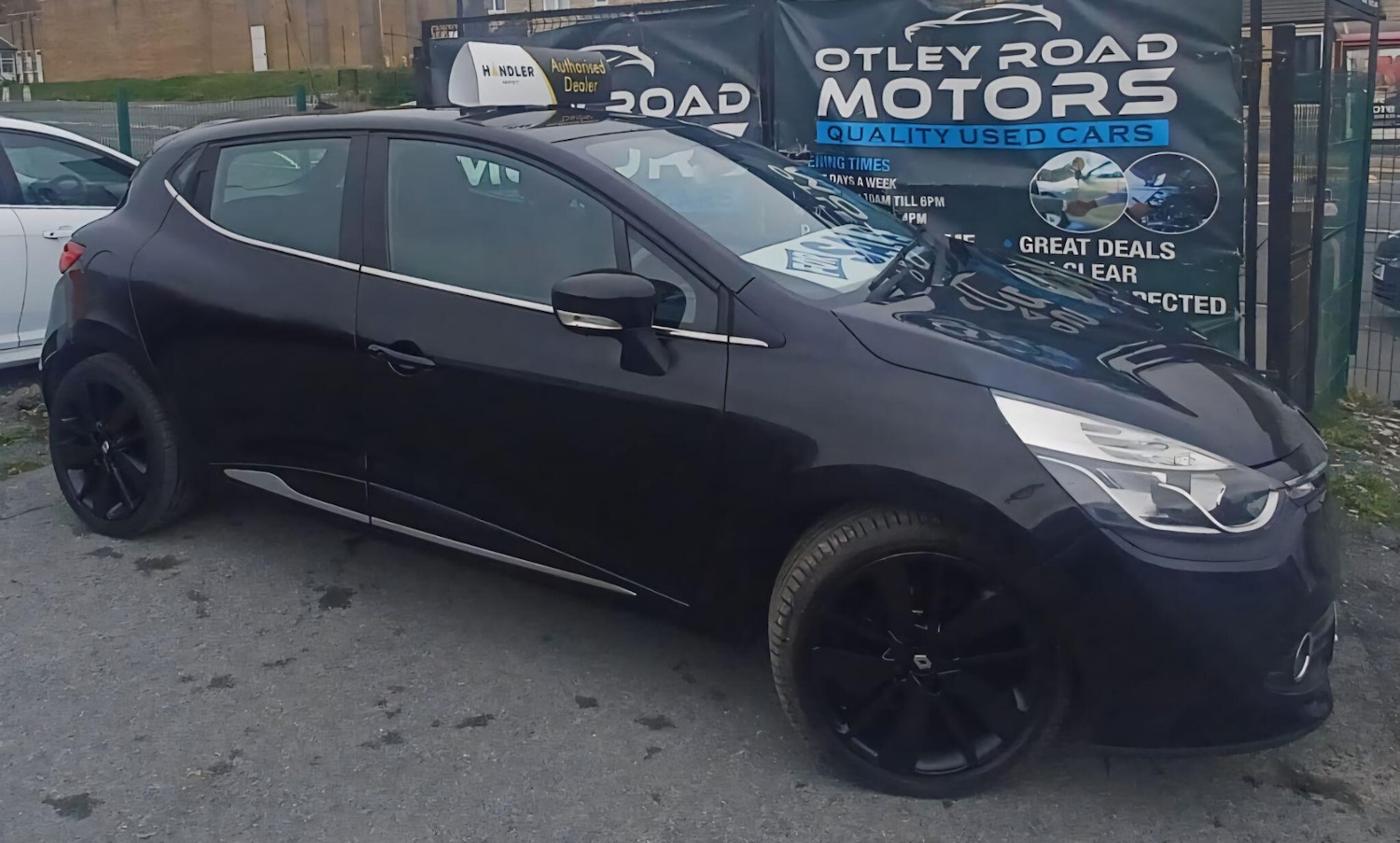 Used Renault Clio 2015 for sale - 76378065: Photo 16