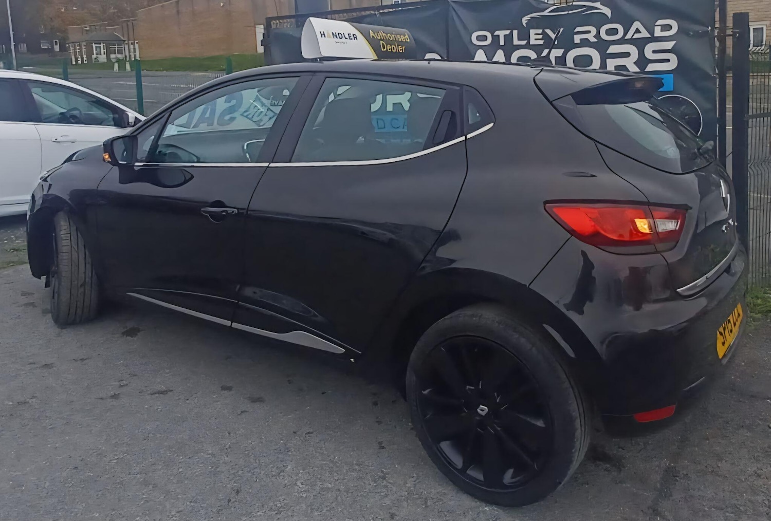 Used Renault Clio 2015 for sale - 76378065: Photo 19