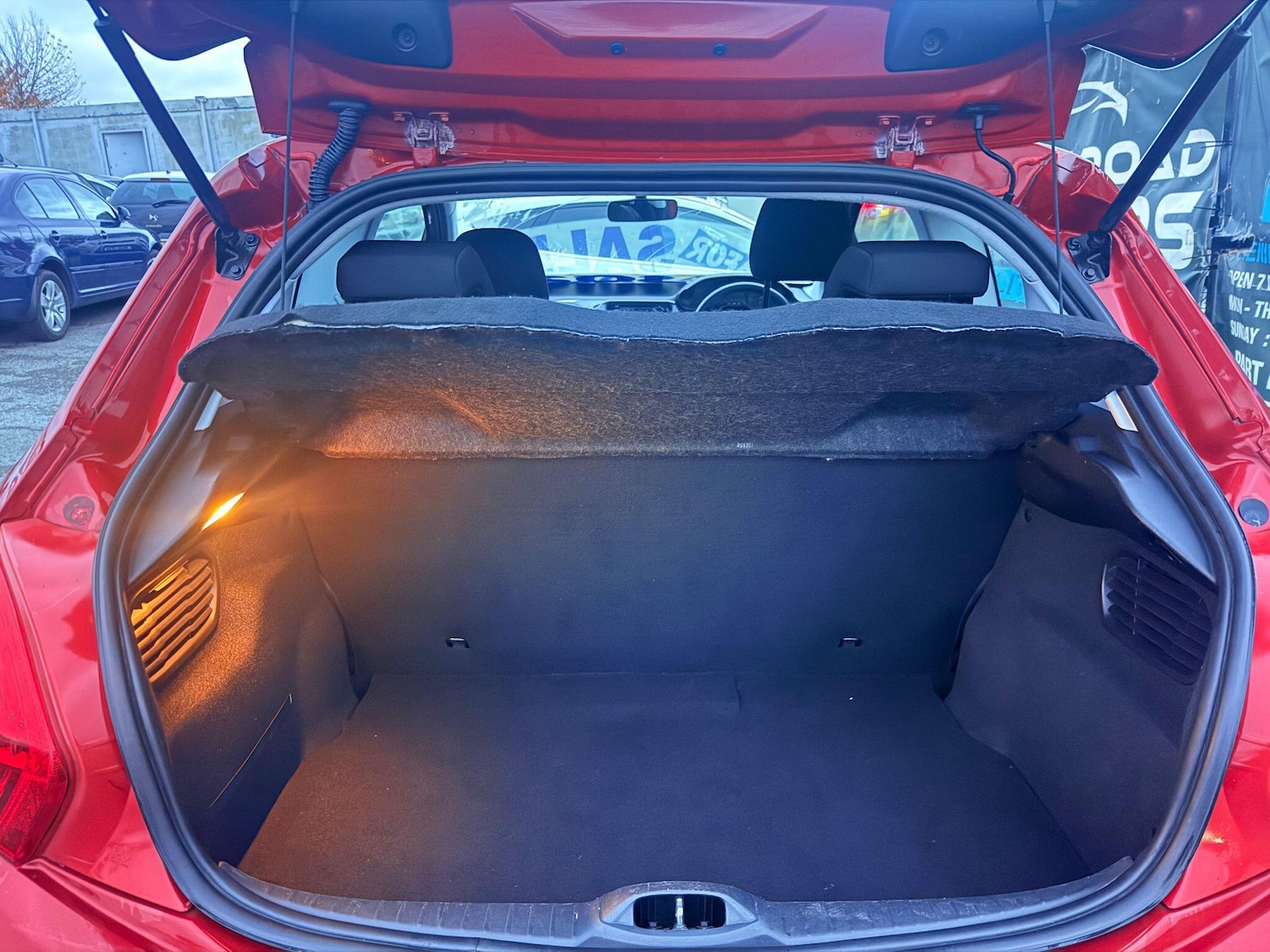 Used Peugeot 208 2013 for sale - 76484934: Photo 12