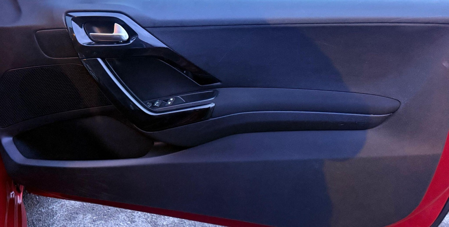 Used Peugeot 208 2013 for sale - 76484934: Photo 14